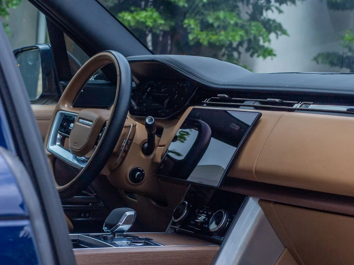 Cadillac Luxury Tour — image 2